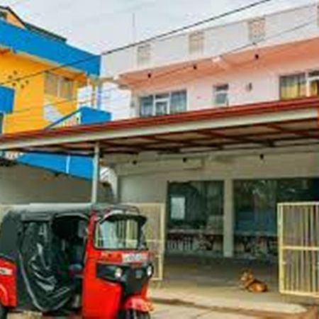 Yoho Beach Glory Hotel Негомбо Екстериор снимка