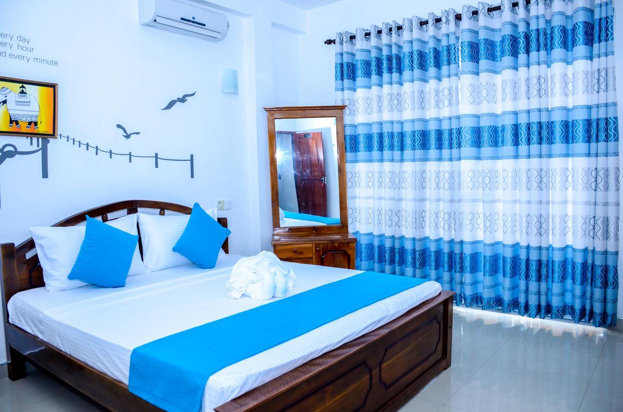 Yoho Beach Glory Hotel Негомбо Екстериор снимка